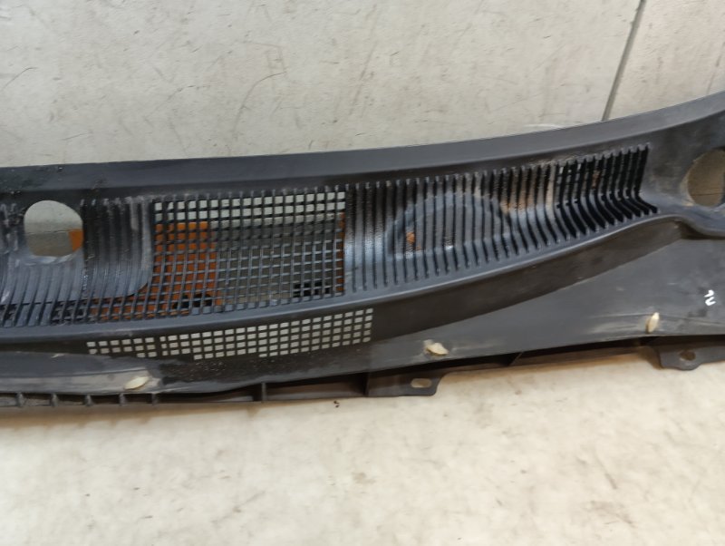 Планка под лобовое стекло