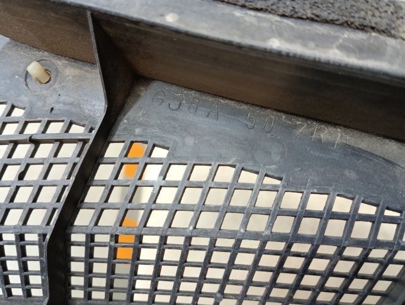 Планка под лобовое стекло