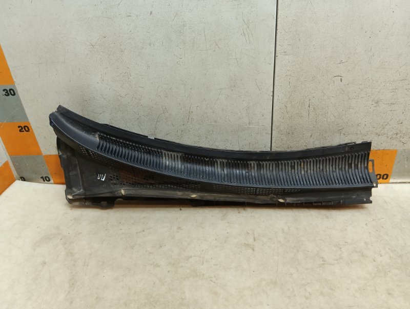 Планка под лобовое стекло