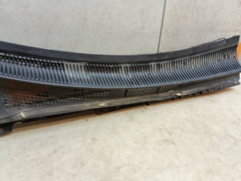 Планка под лобовое стекло