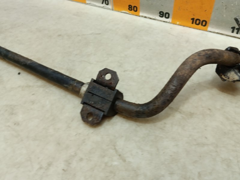 Стабилизатор передний