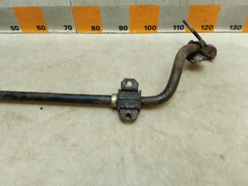 Стабилизатор передний