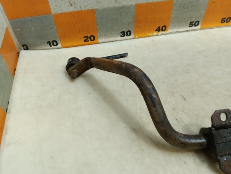 Стабилизатор передний