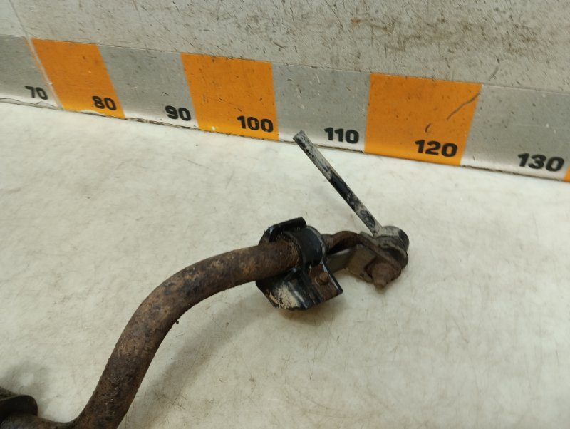 Стабилизатор передний