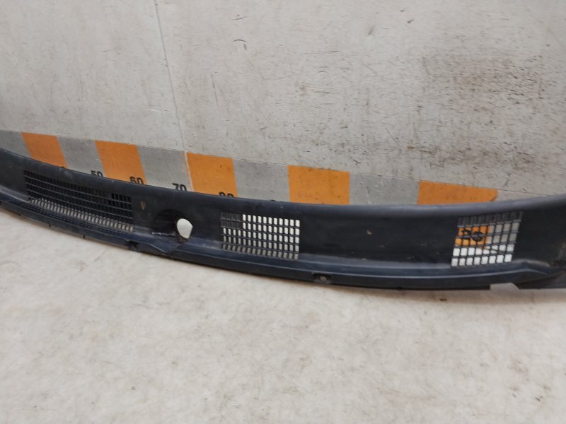 Решетка стеклоочистителей (Жабо)