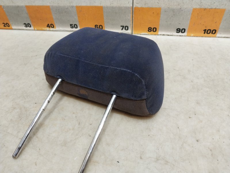 Подголовник сиденья