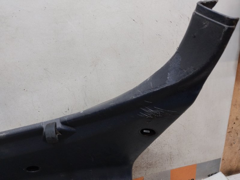 Обшивка двери багажника