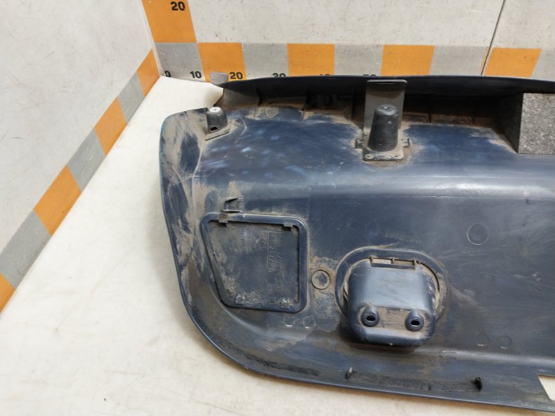 Обшивка двери багажника