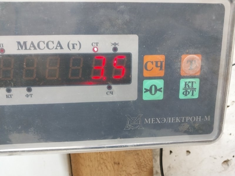 Стекло двери передней левой