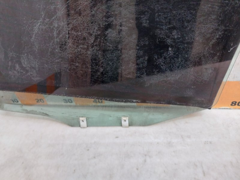 Стекло двери задней правой