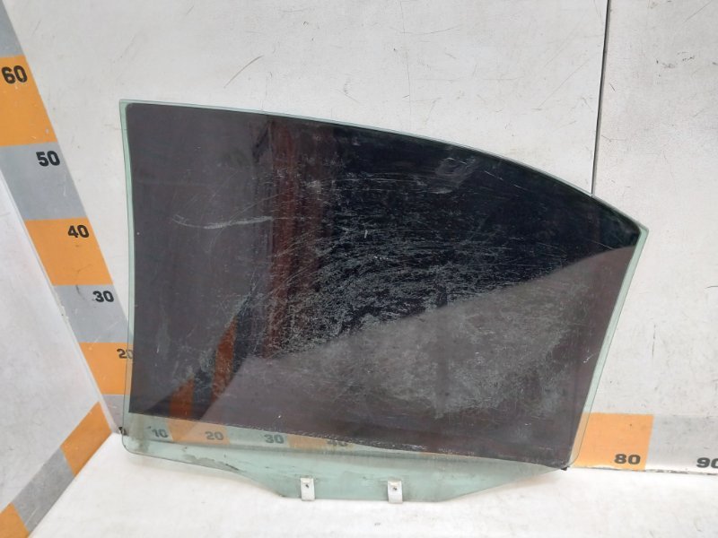 Стекло двери задней правой