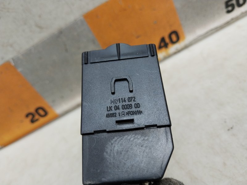 Кнопка освещения панели приборов