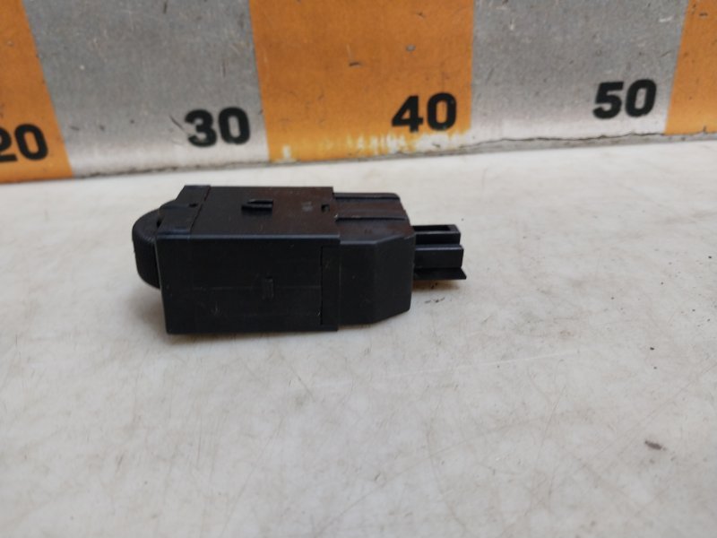 Кнопка освещения панели приборов