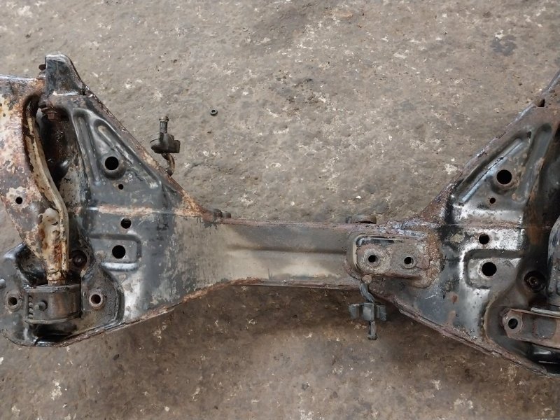 Балка подмоторная