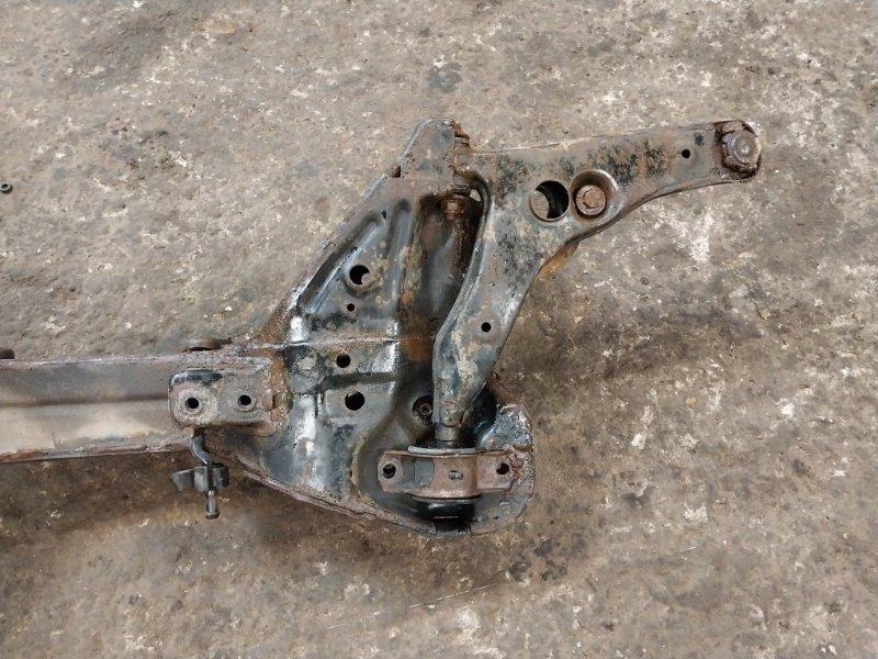 Балка подмоторная