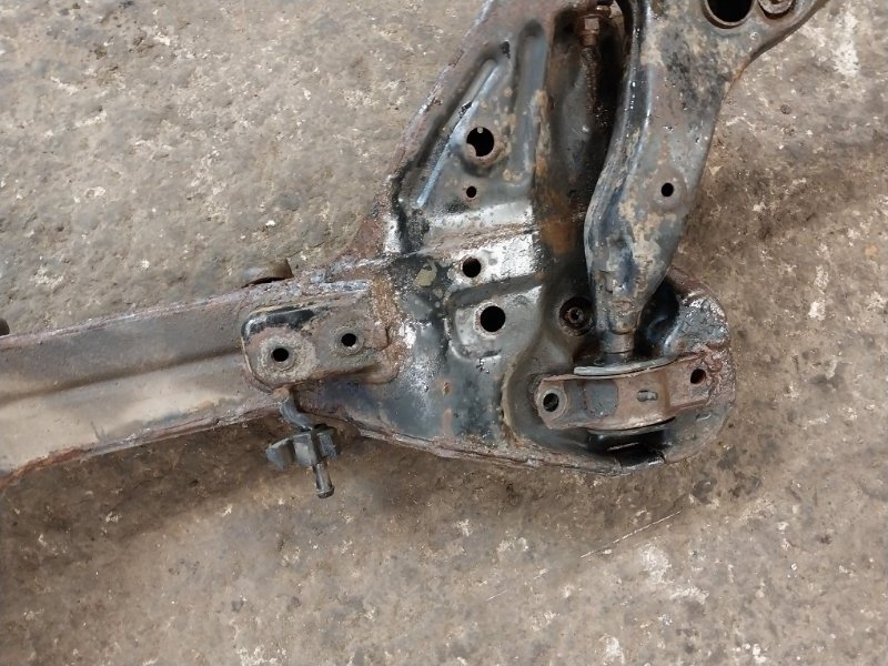 Балка подмоторная