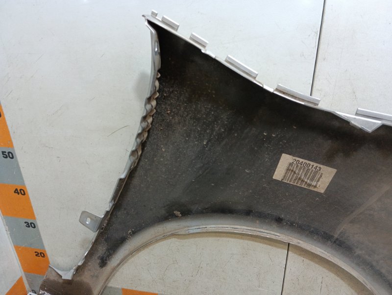 Крыло переднее левое