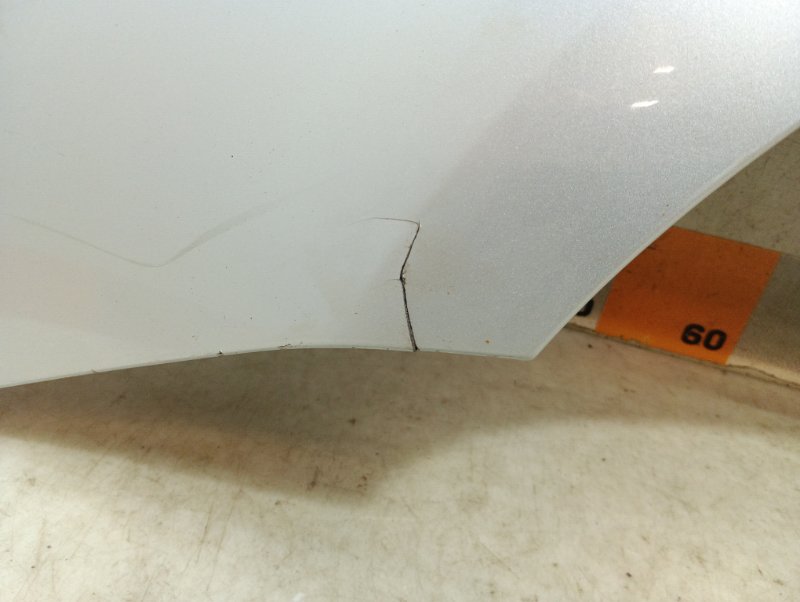 Крыло переднее левое