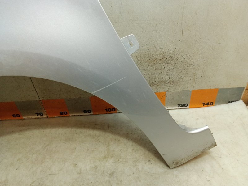 Крыло переднее левое