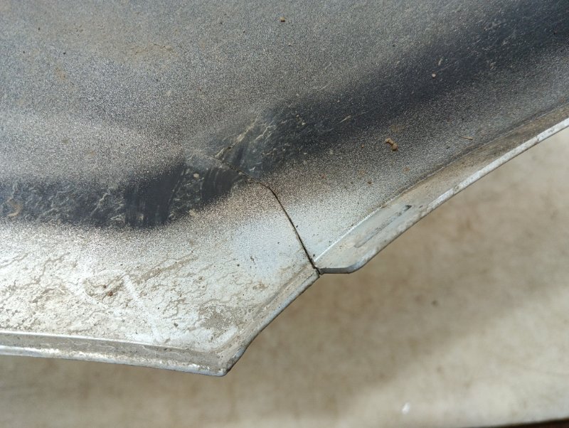 Крыло переднее левое