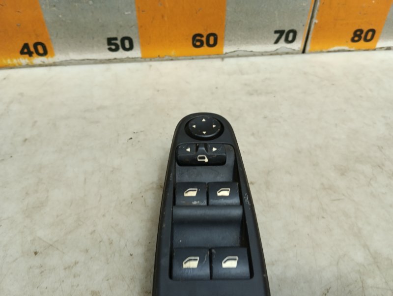 Блок управления стеклоподъемниками