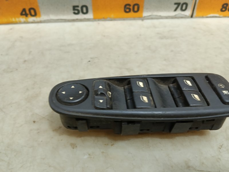 Блок управления стеклоподъемниками