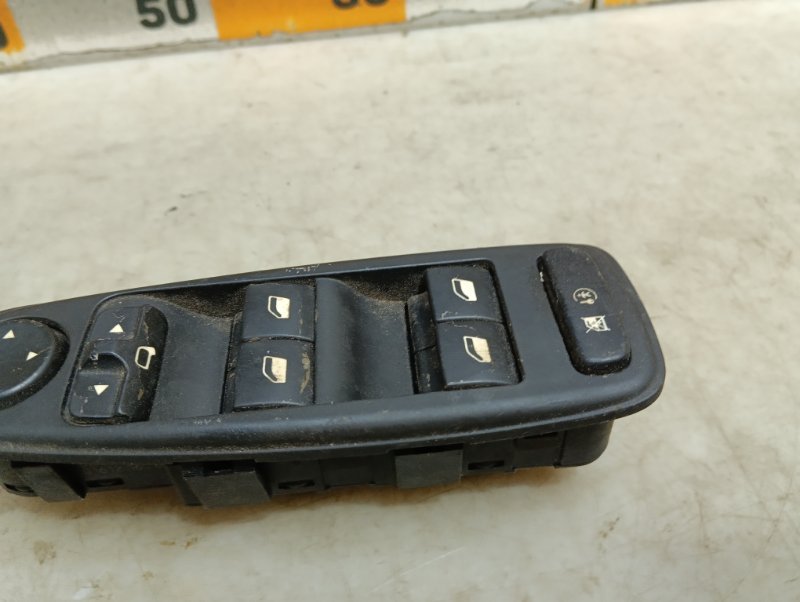 Блок управления стеклоподъемниками