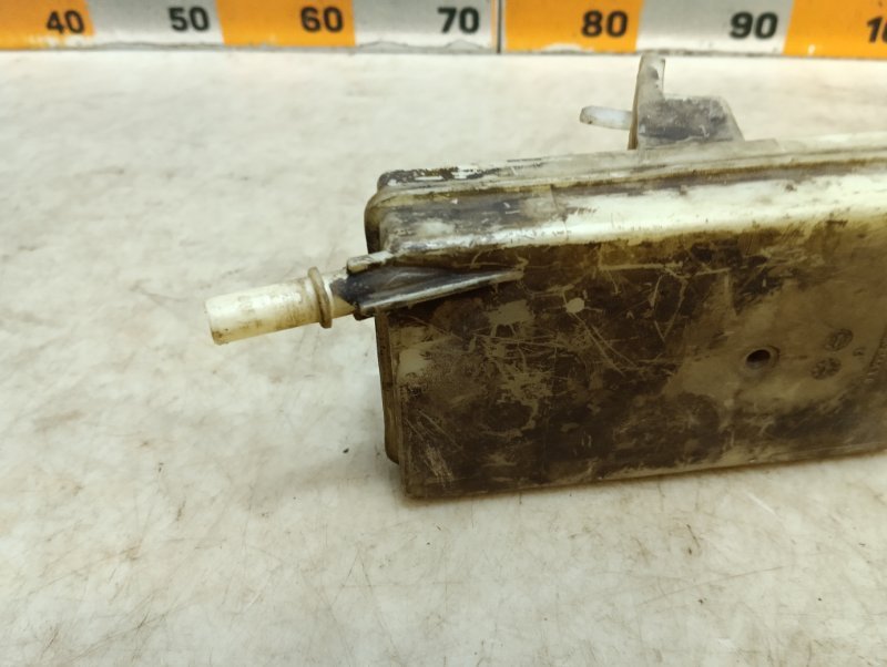 Бачок главного тормозного цилиндра