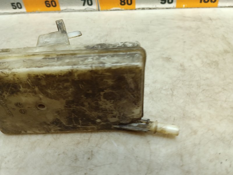 Бачок главного тормозного цилиндра