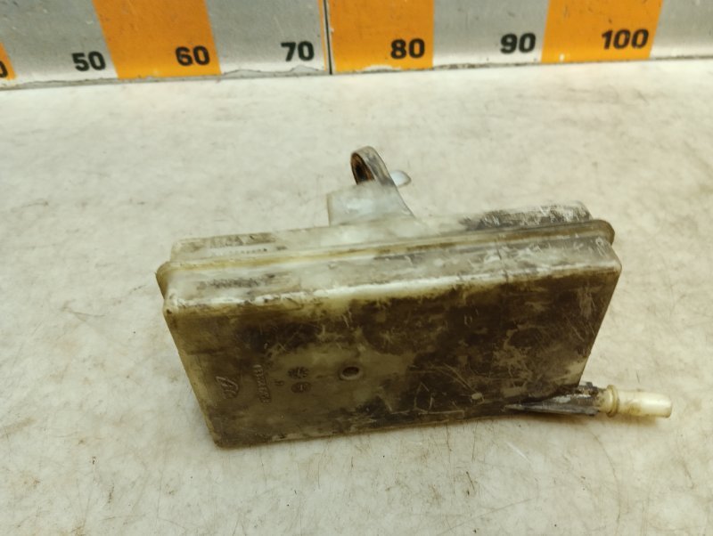 Бачок главного тормозного цилиндра