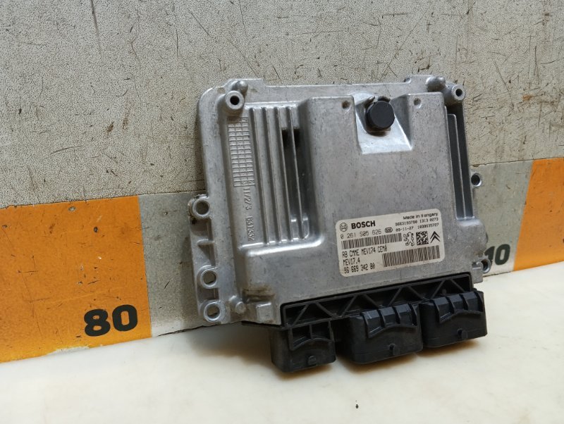 Блок управления двигателем