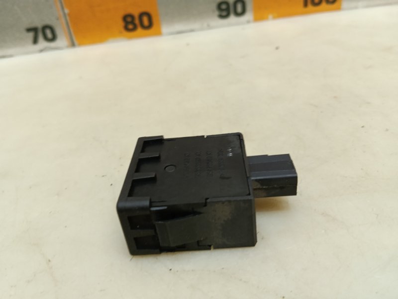 Кнопка корректора фар