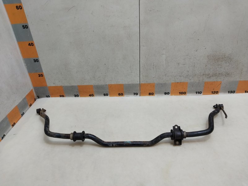 Стабилизатор передний