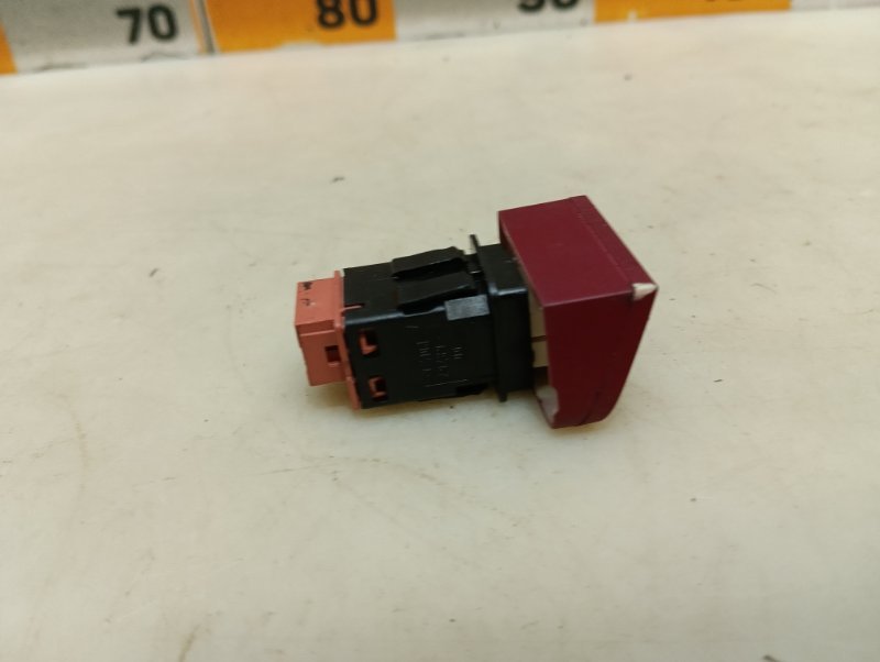 Кнопка аварийной остановки