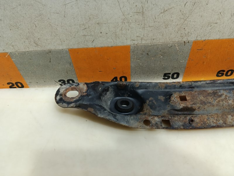 Балка подрадиаторная