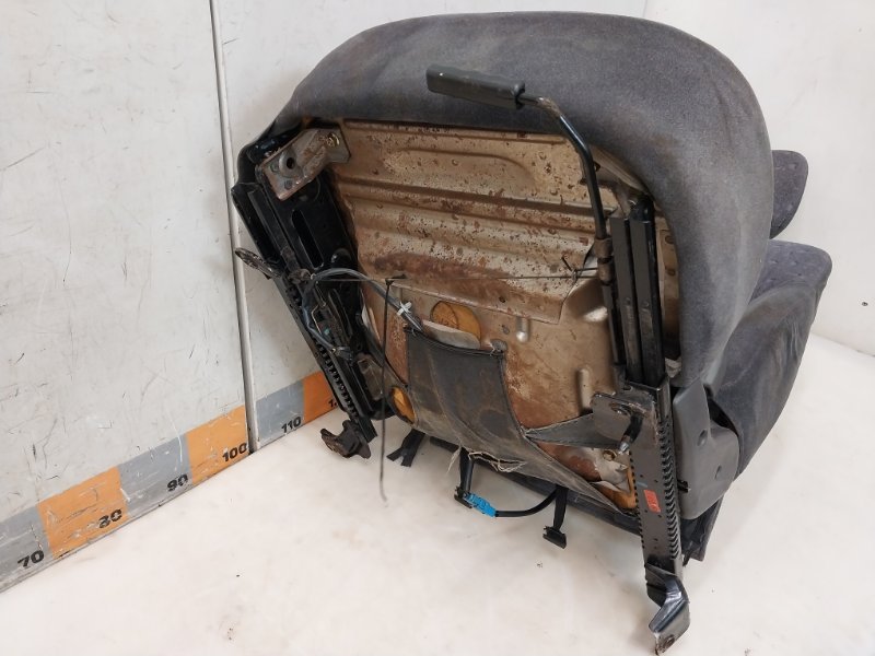 Сиденье переднее правое