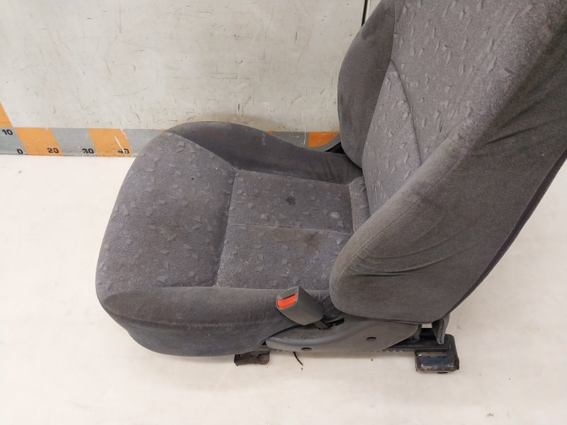 Сиденье переднее правое