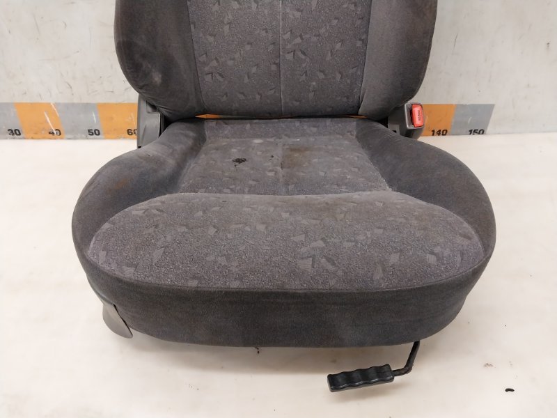 Сиденье переднее правое