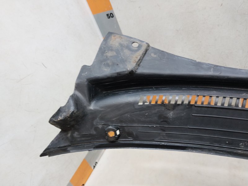 Планка под лобовое стекло