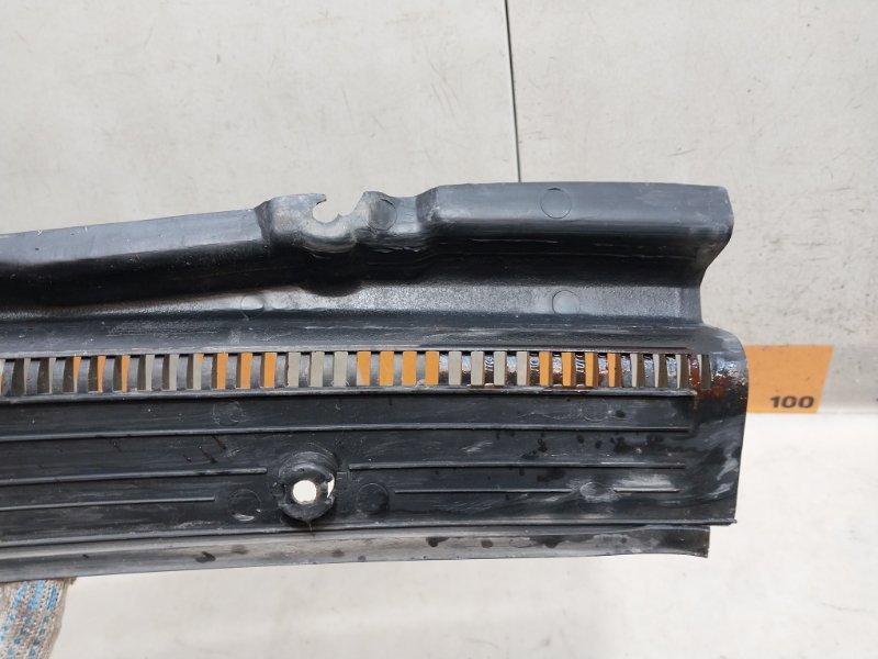 Планка под лобовое стекло