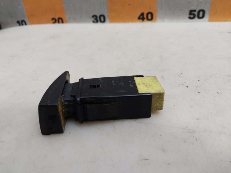 Кнопка обогрева переднего и заднего стекла