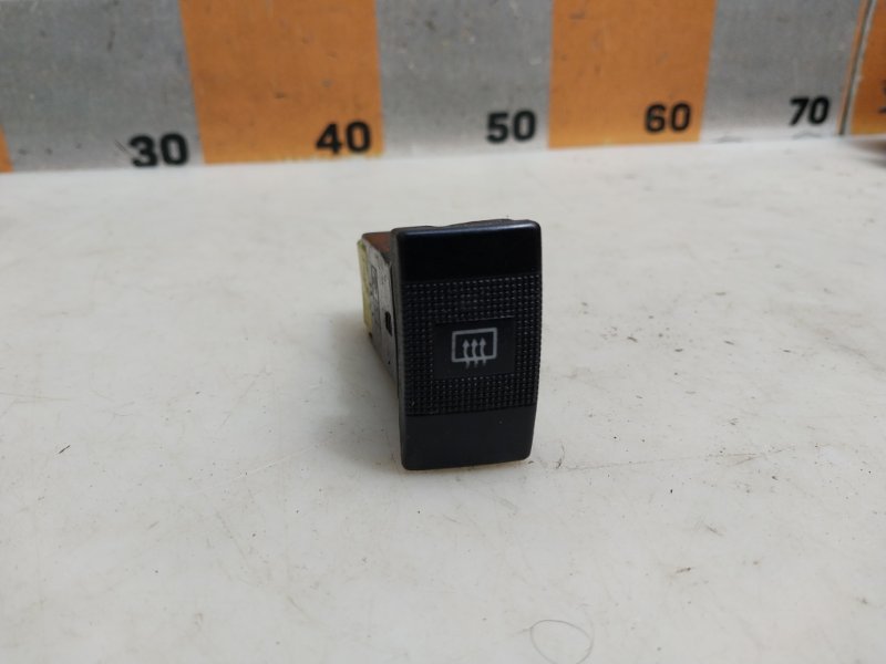 Кнопка обогрева переднего и заднего стекла