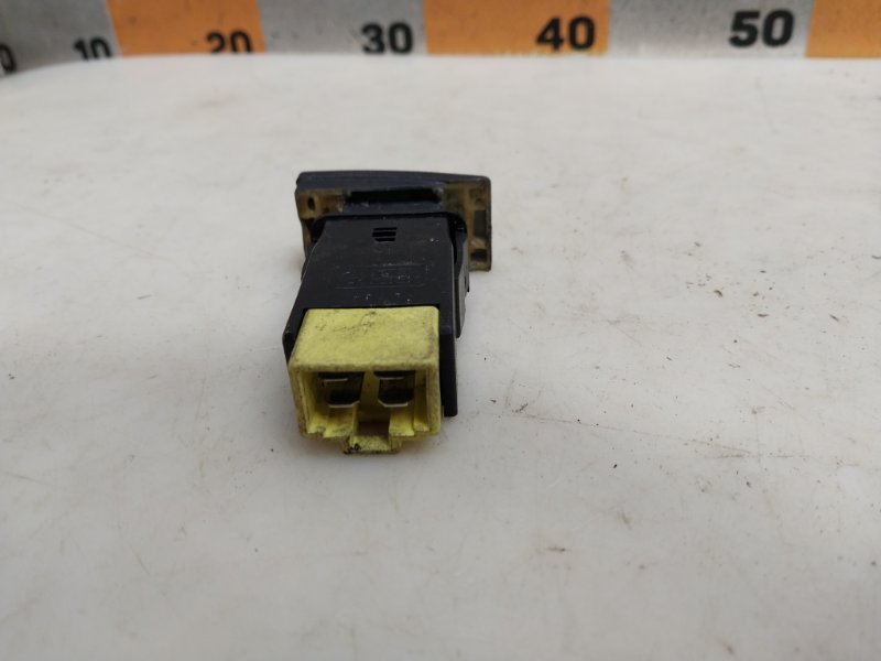 Кнопка обогрева переднего и заднего стекла