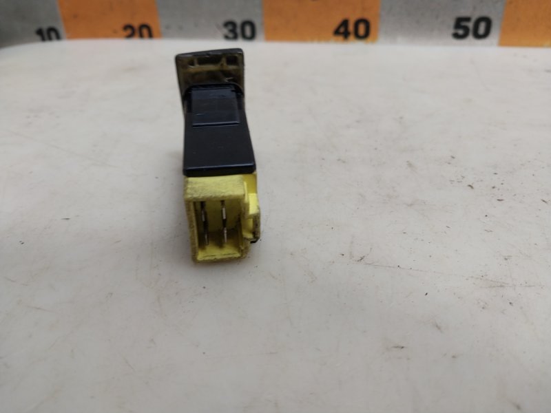 Кнопка обогрева переднего и заднего стекла