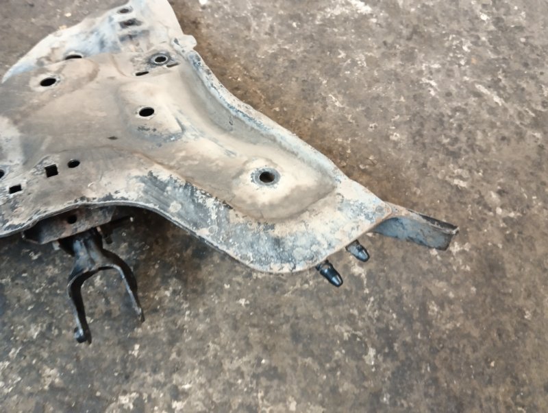 Балка подмоторная