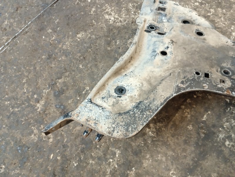 Балка подмоторная