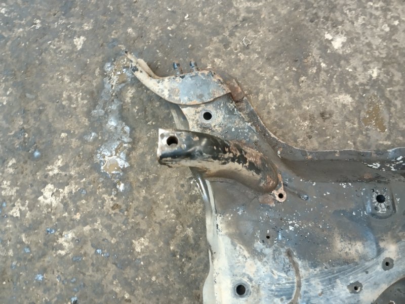 Балка подмоторная