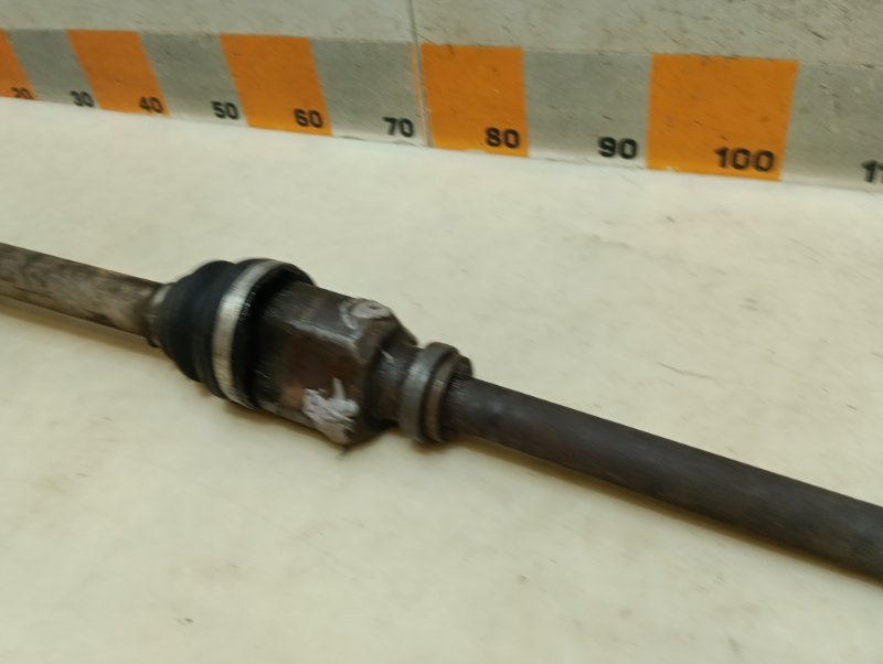 Полуось передняя правая