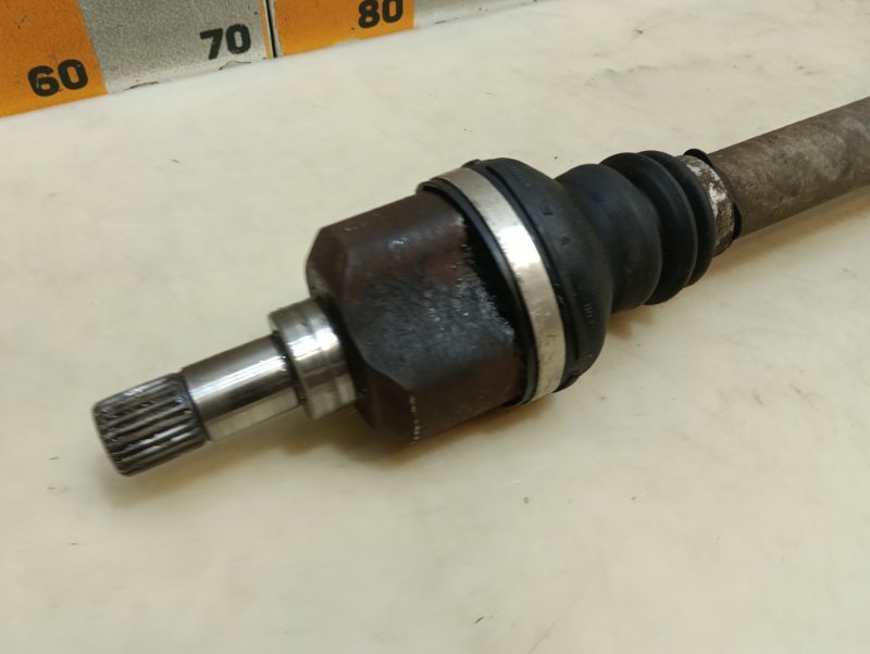 Полуось передняя левая