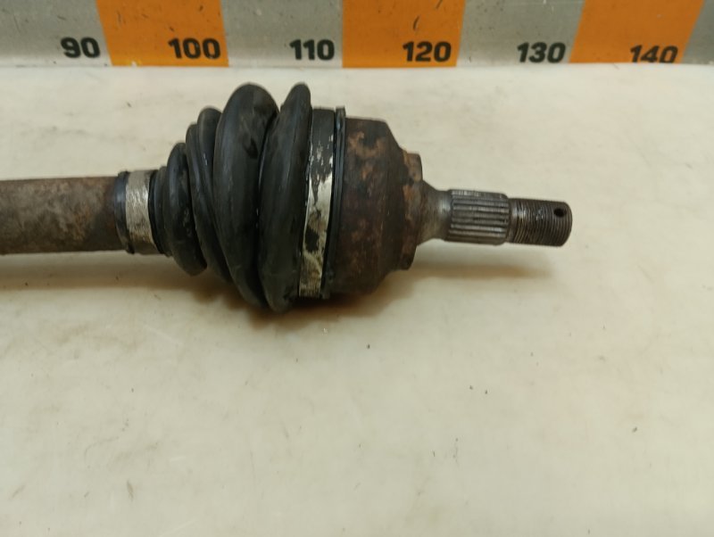 Полуось передняя левая